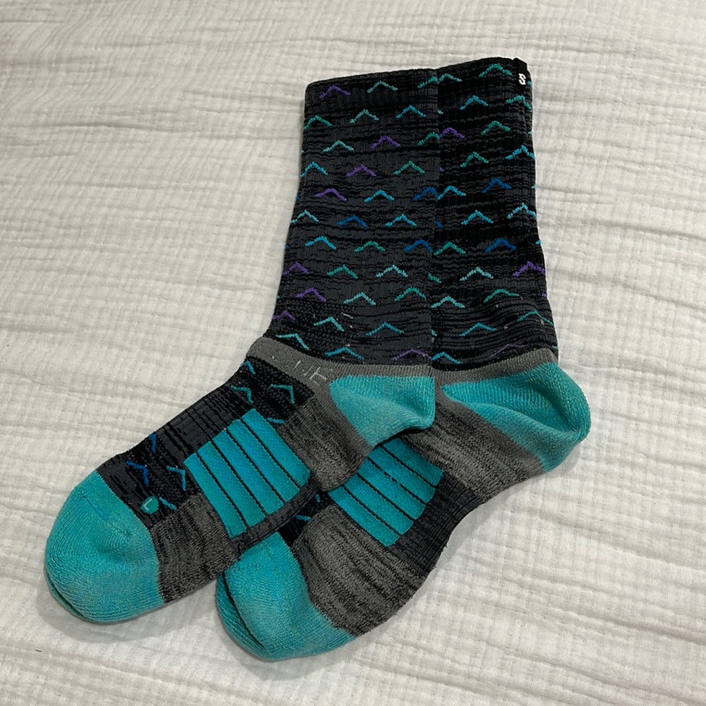 triangle pattern athletic length basketball socks!